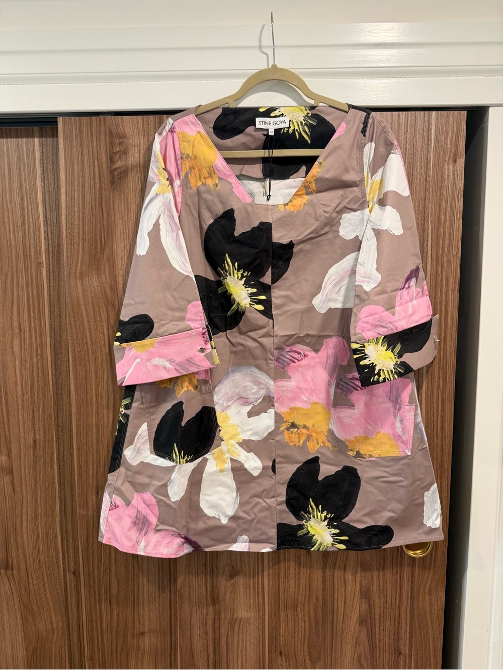 STINE GOYA Taupe Floral V-Neck Tunic with Pink, Black & Yellow Blooms M